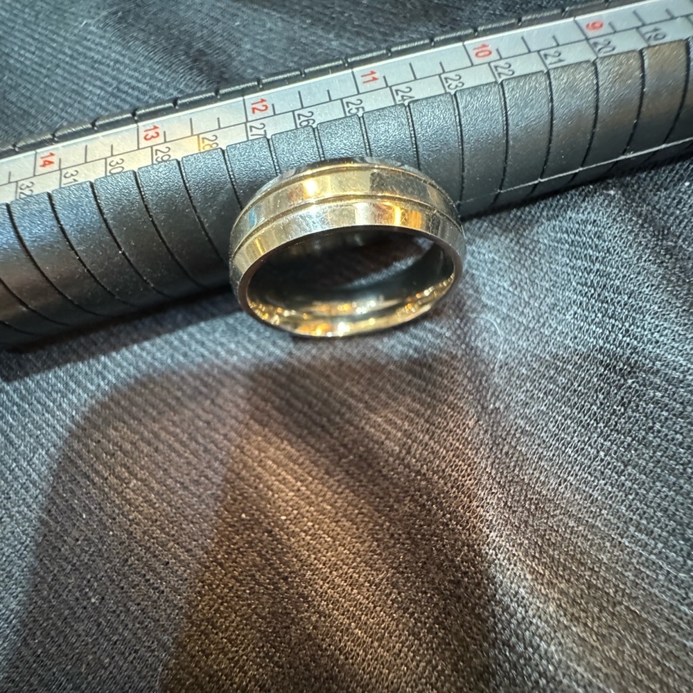 TITANIUM Ring Sz 10 Jewelry Shiny Men’s UNISEX Sz 10 Wedding Engage Make Offer - Picture 5 of 9